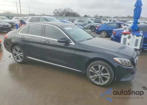 2016 Mercedes-Benz C 300 4Matic z USA, uszkodzony, nr VIN 55SWF4KB7GU117308